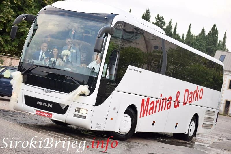 Vozač autobusa svoju odabranicu pred oltar je doveo prijevoznim sredstvom koje ih je spojilo prije dvije godine