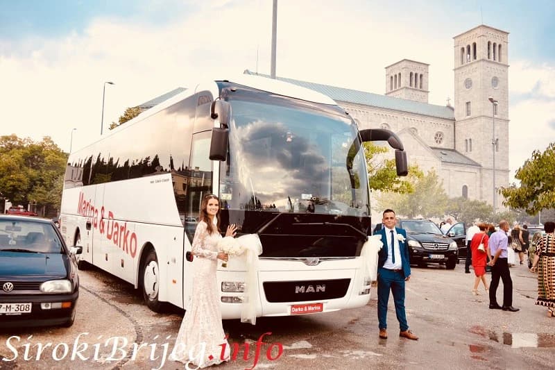 Vozač autobusa svoju odabranicu pred oltar je doveo prijevoznim sredstvom koje ih je spojilo prije dvije godine