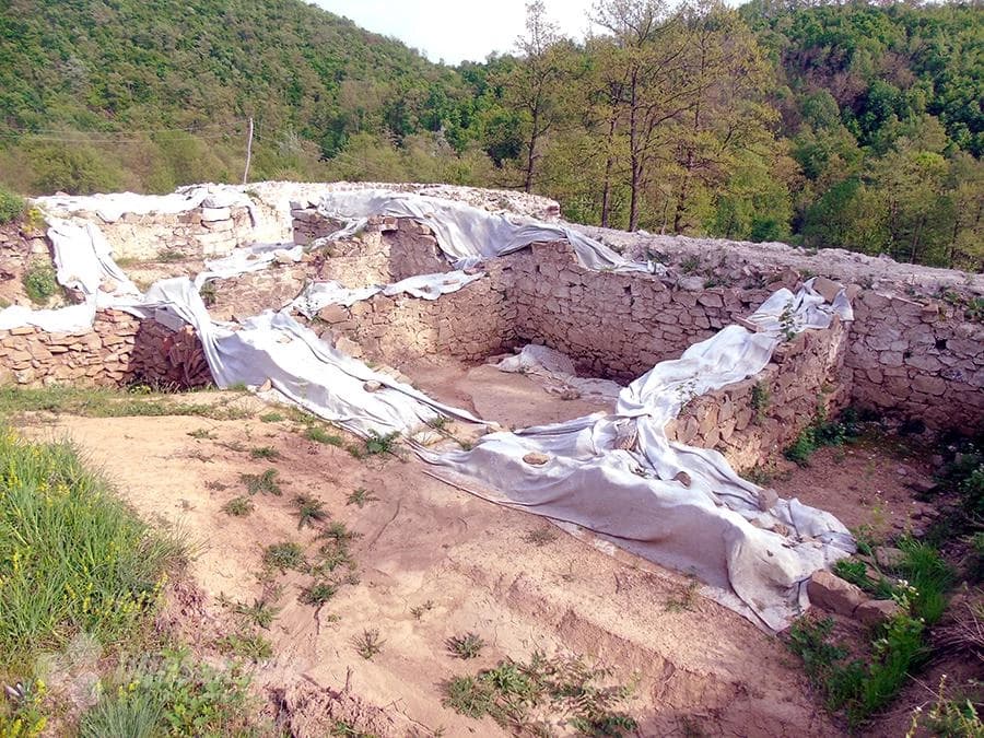 Najlonski pokrivač do boljih vremena