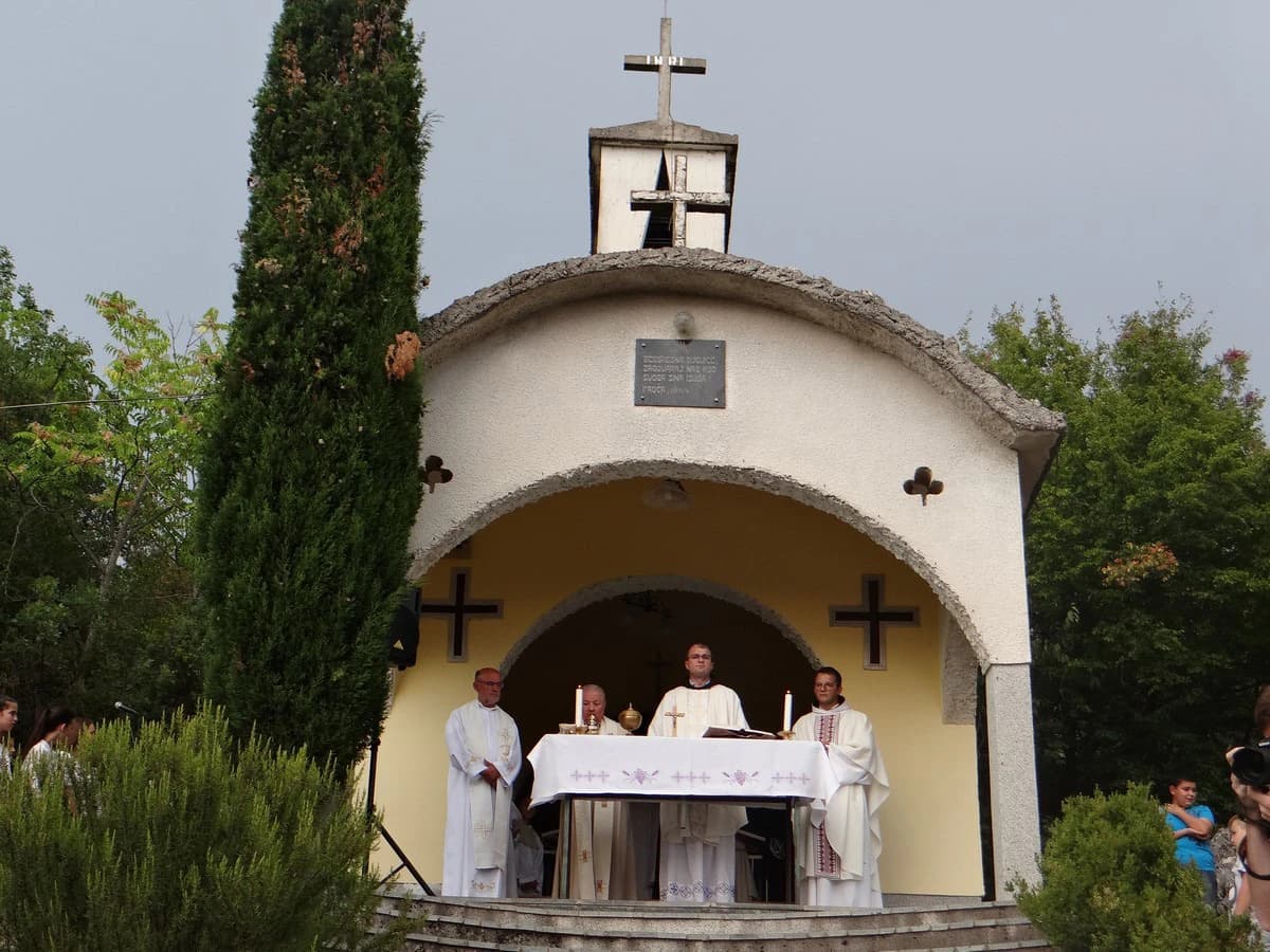 Sveta misa zahvalnica kod zavjetne kapelice Bezgrešnog začeća Blažene Djevice Marije