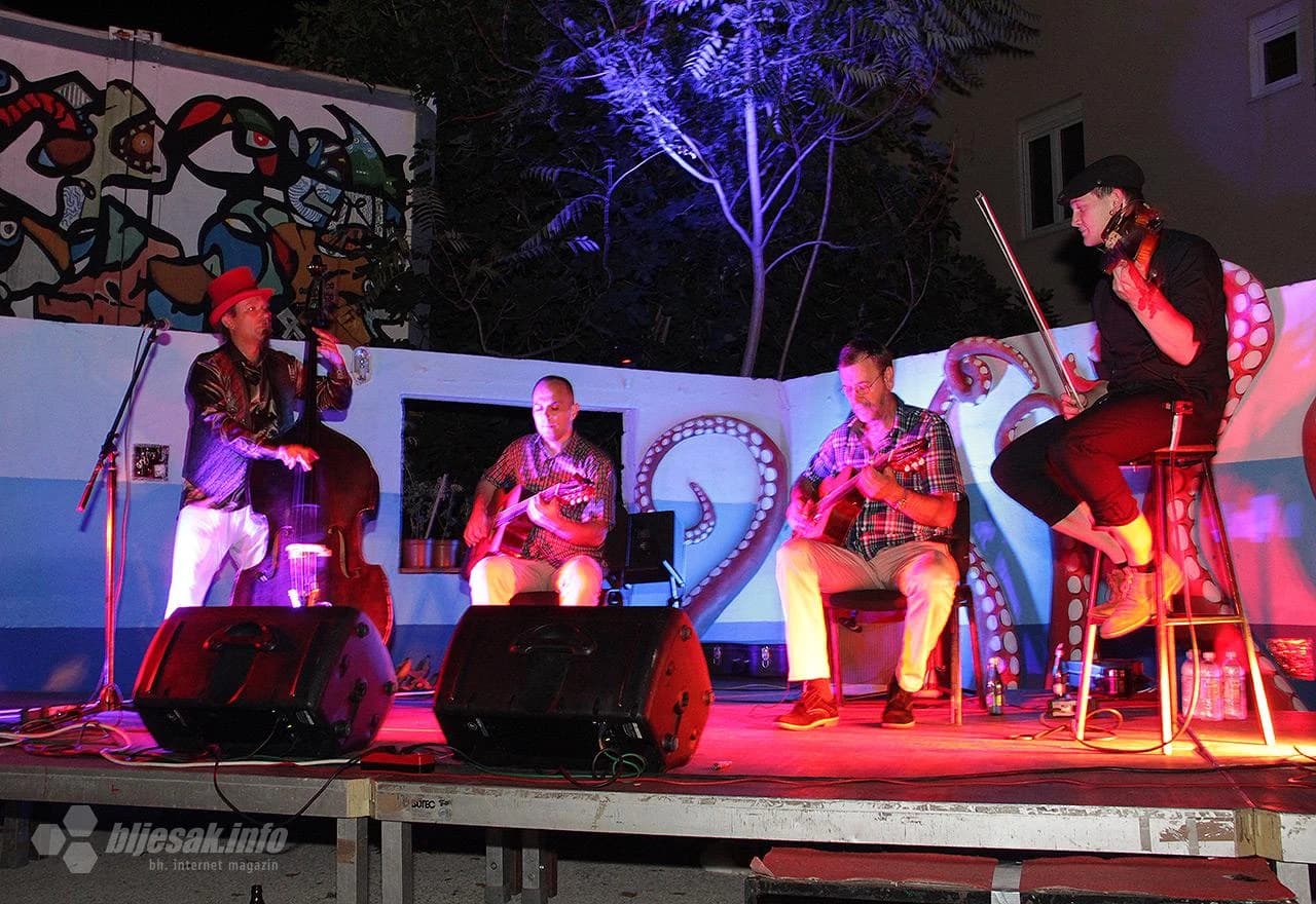 Nastup benda Manouche rouge u OKC