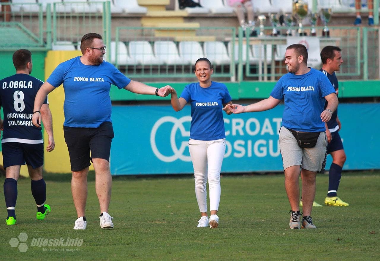 Igrač MZ Jare Danijel Bevanda na poluvremenu finalne utakmice MNL MZ Širokog Brijega zaprosio djevojku Martinu Markić