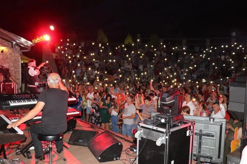 U amfiteatru Herceg Etno sela nije bilo gotovo ni jednog slobodnog mjesta