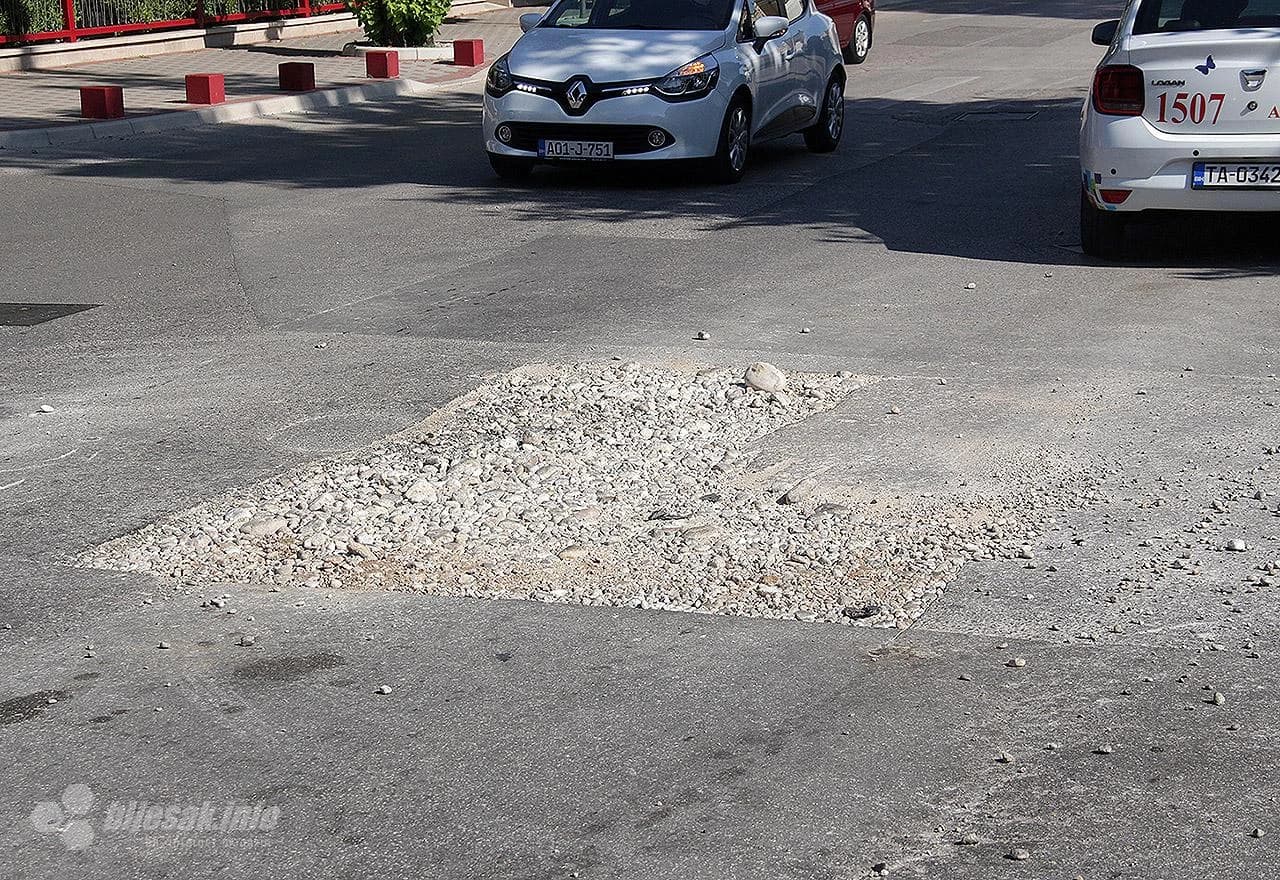 Sanirana rupa na prometnici u naselju Balinovac