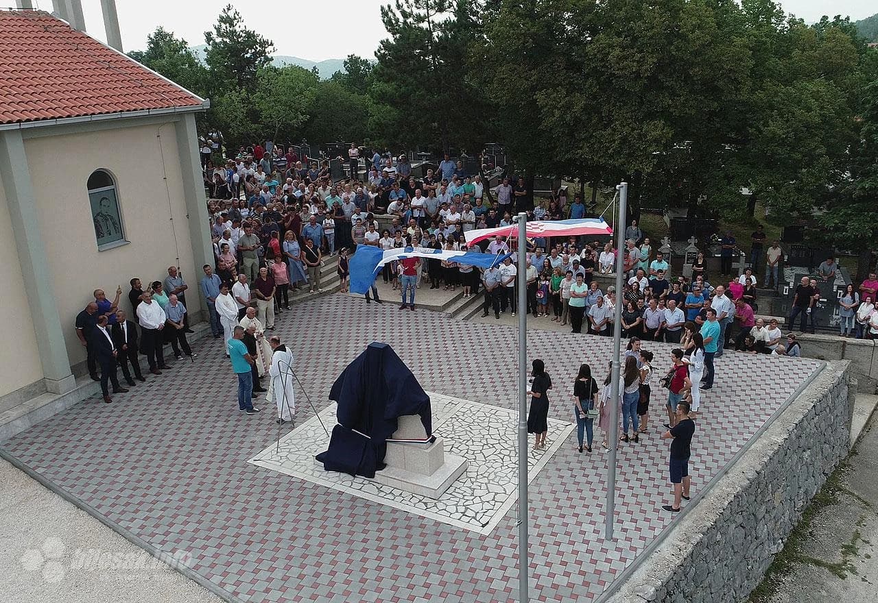 Na Rujnu otkriven spomenik žrtvama Prvog i Drugog svjetskog rata i poraća te Domovinskog rata