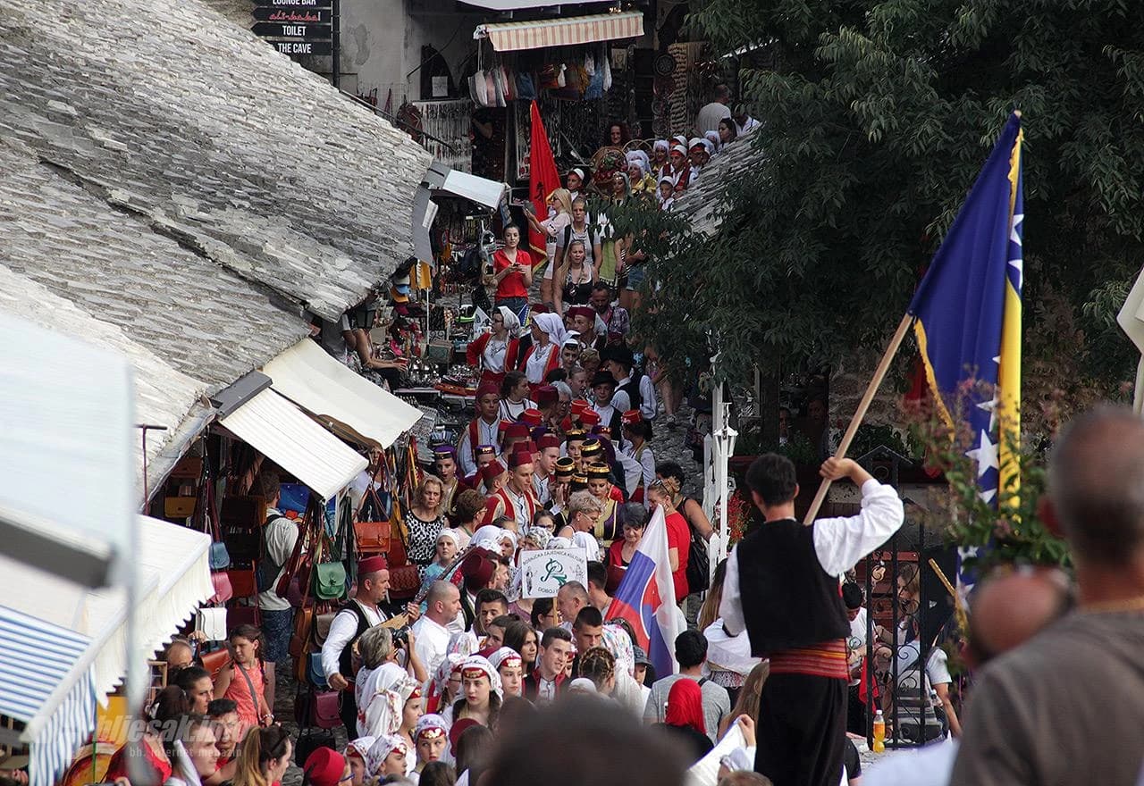 Defile kroz Stari grad u Mostaru