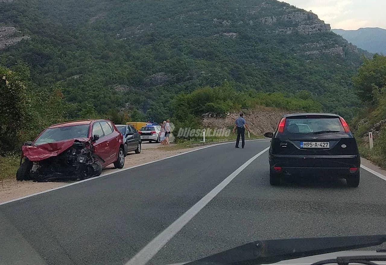 Prometna nesreća između Drežnice i Grabovice na M-17