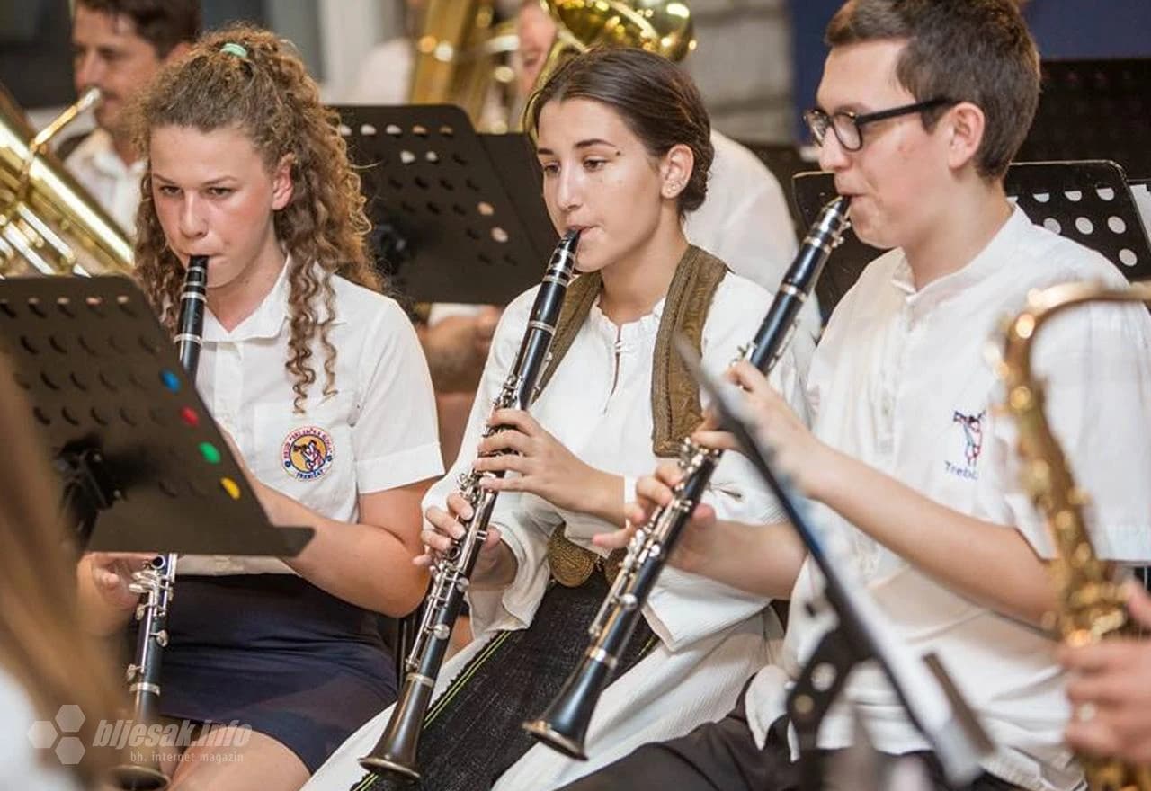 Koncert HKUD-a ''Seljačka sloga'' u Trebižatu