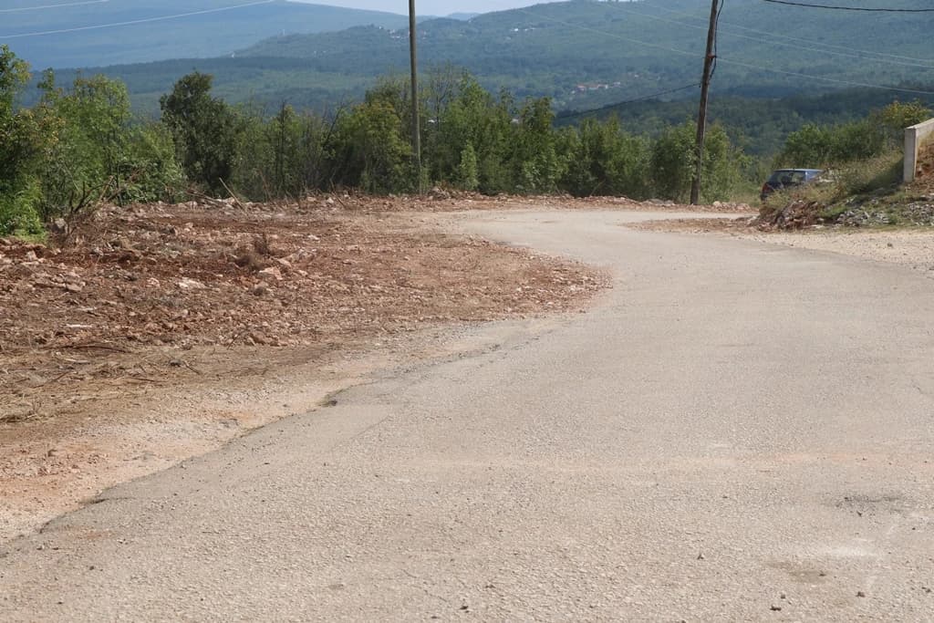 Sanacija glavne lokalne ceste kroz Ljubotiće