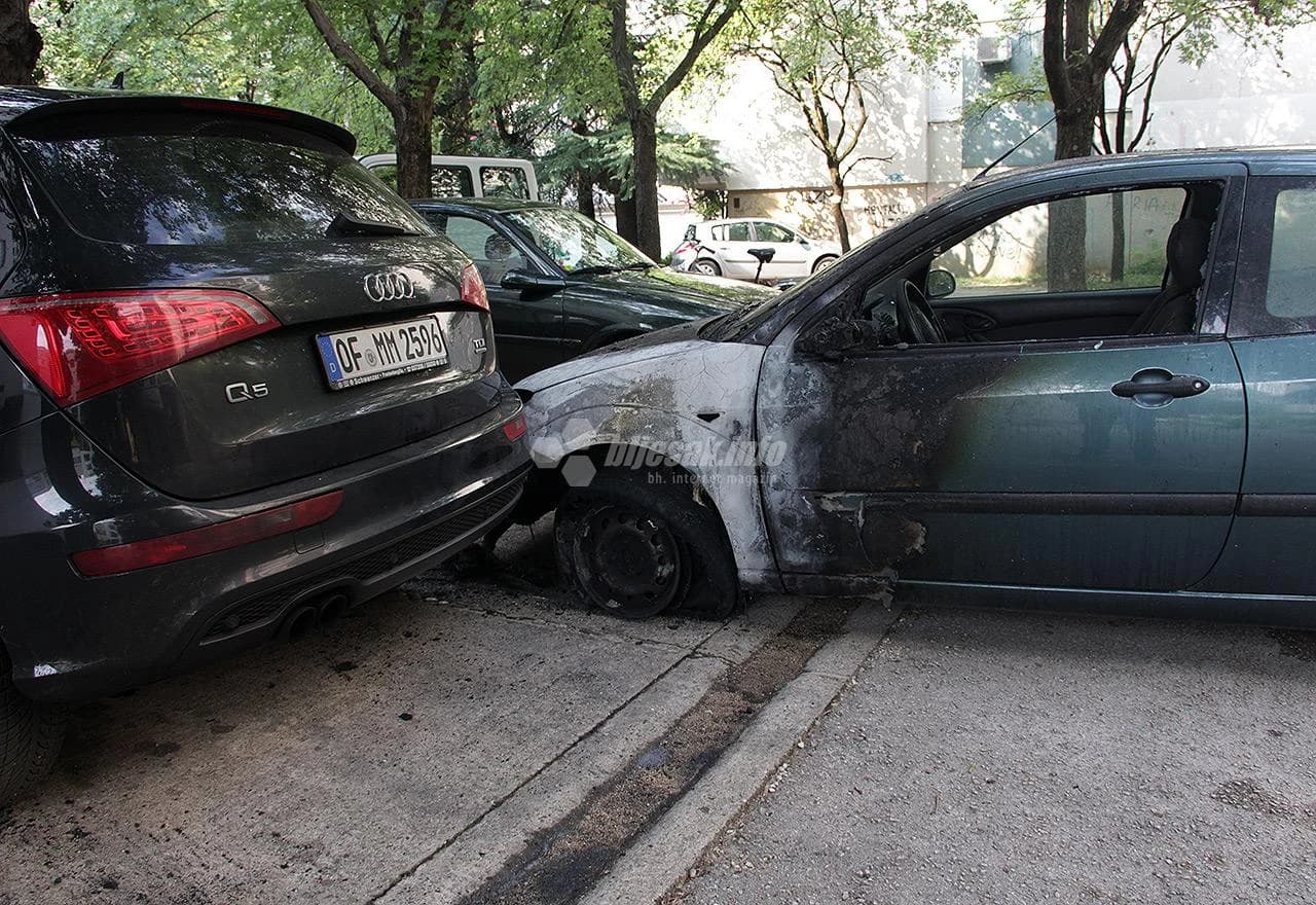 Izgorio automobil u Ulici Leopolda Mandića