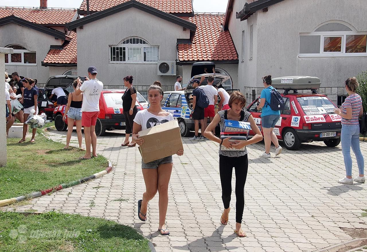 Donacija pribora za mostarske ustanove