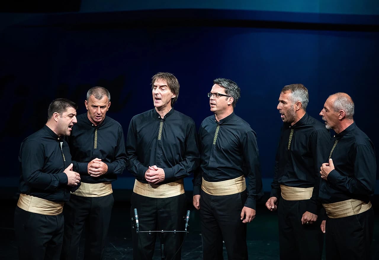 Klape su izvele Oliverove pjesme