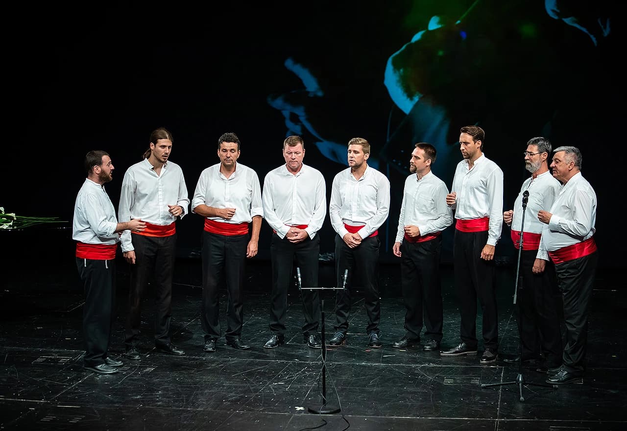 Klape su izvele Oliverove pjesme