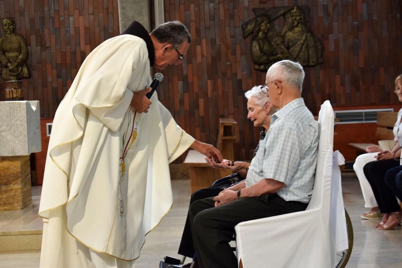 Dijamantni pir Stipe i Anđe Galić