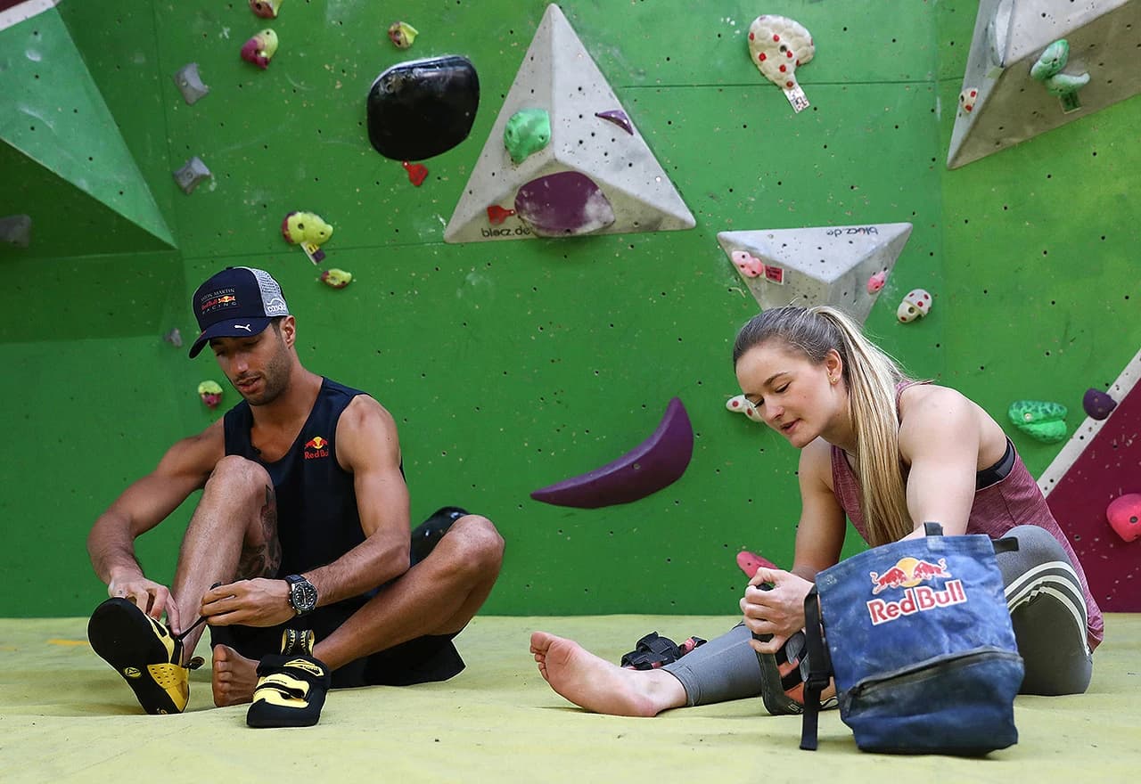 Daniel Ricciardo na penjanju