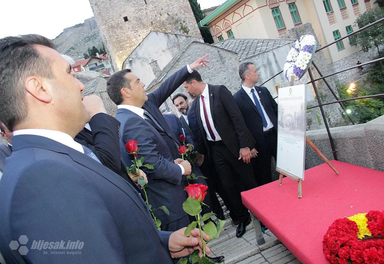 Potpisivanje Povelje mira na Starom mostu