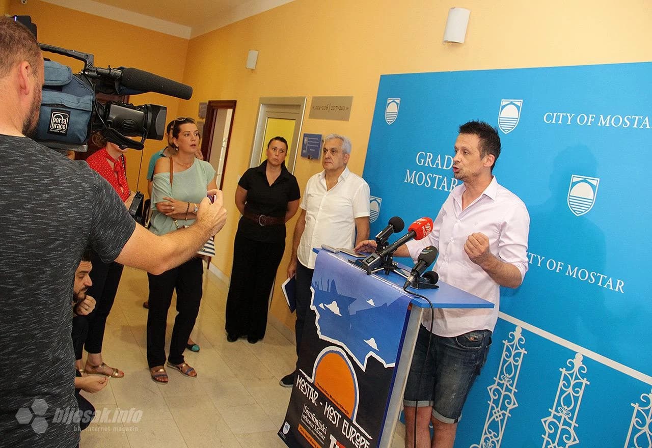 S konferencije za medije