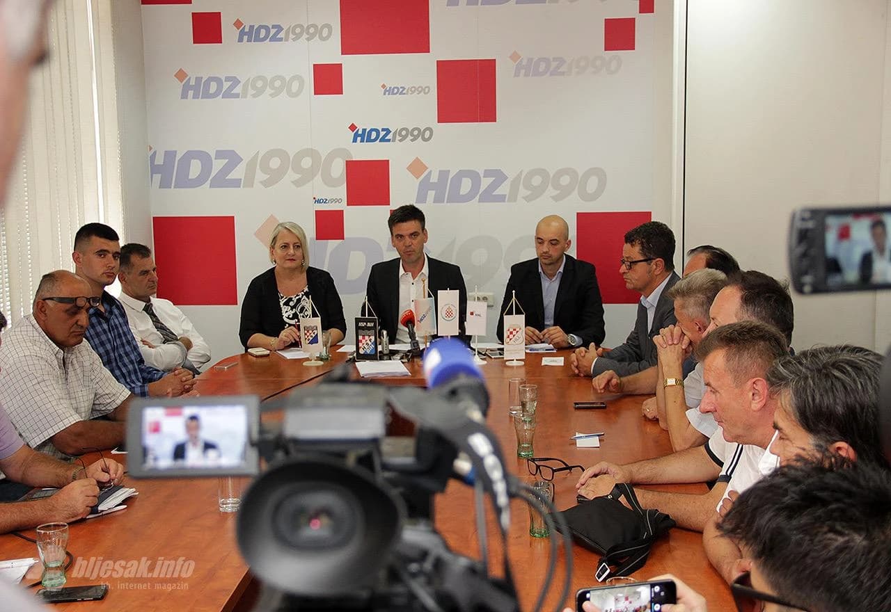 S konferencije za medije Hrvatskog zajedništva