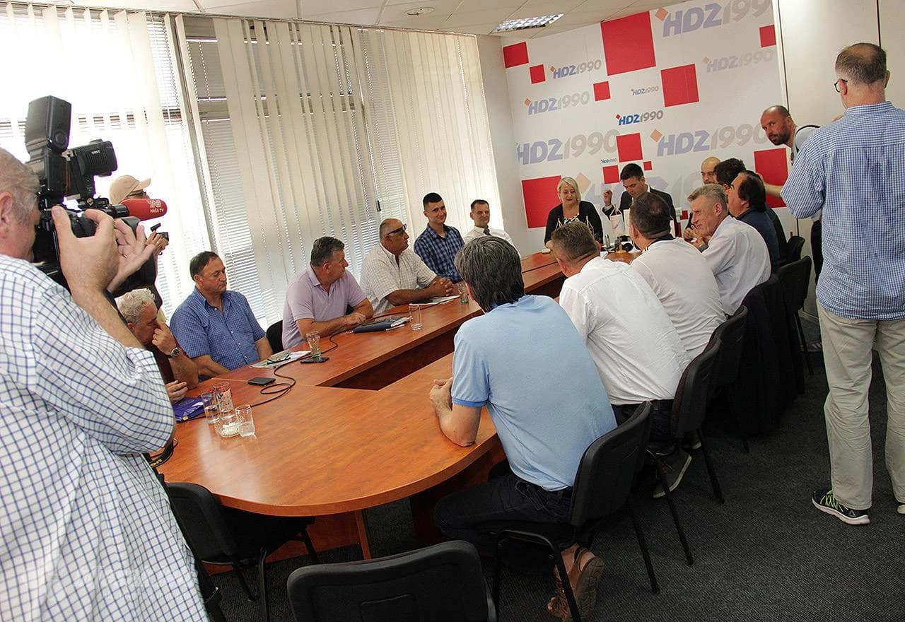 S konferencije za medije Hrvatskog zajedništva