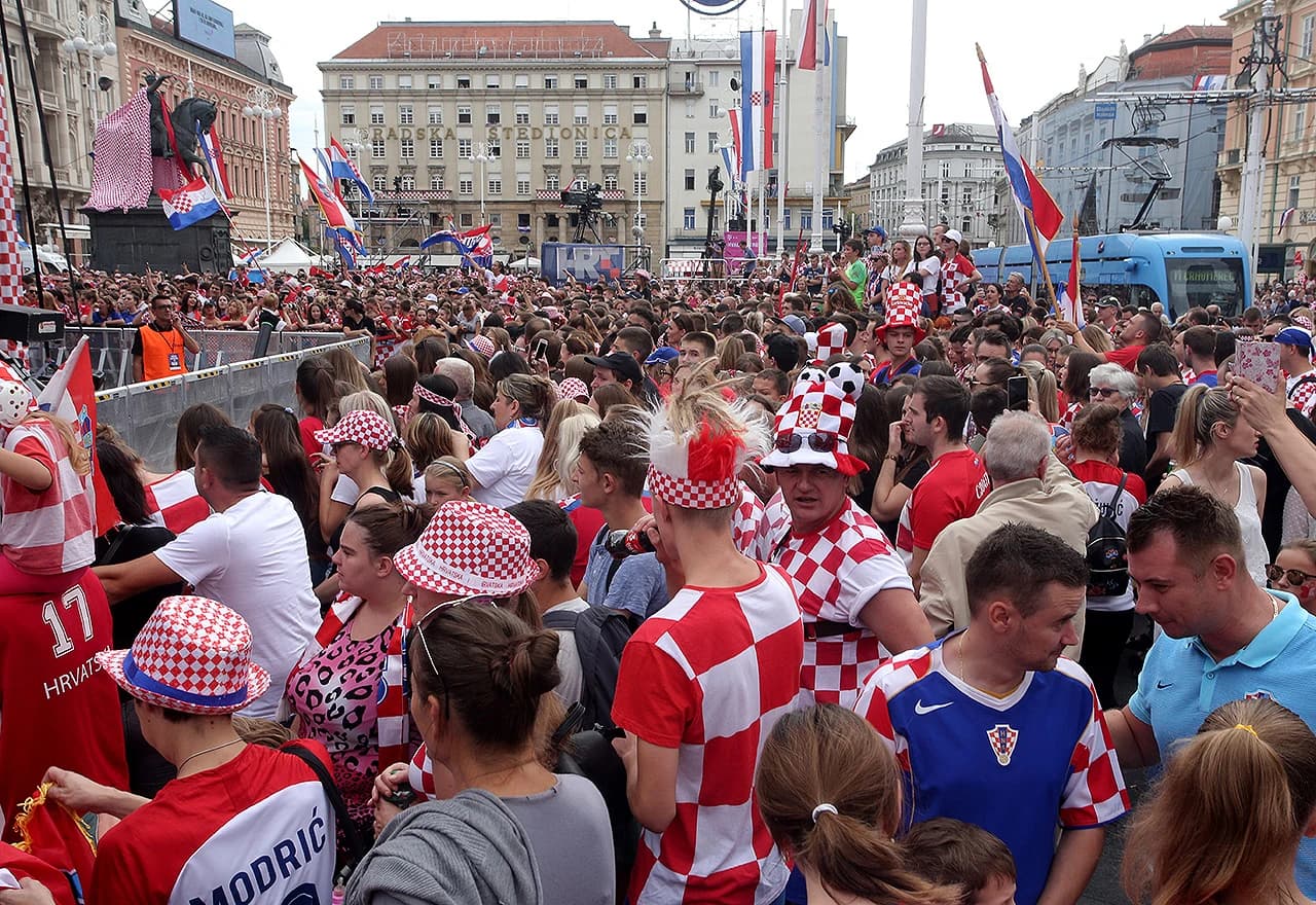 Navijači na Trgu bana Jelačića