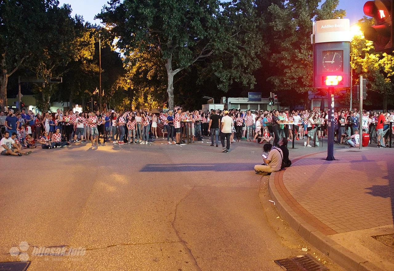 Mostar slavi pobjedu Vatrenih