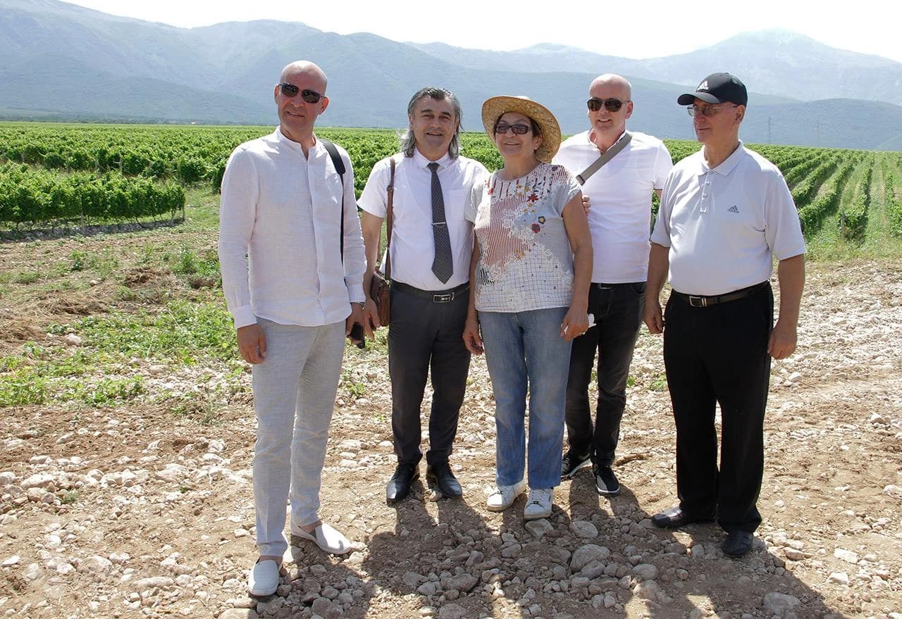 Posjeta najsjevernijom plantaži u Hercegovini