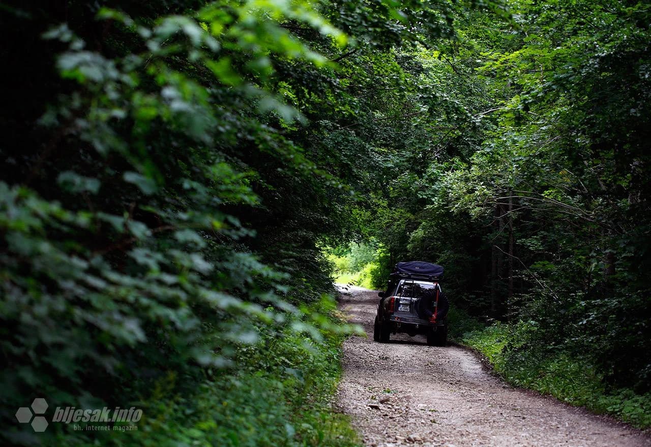 Na putu R434 od Kalinovika kroz žume Zelengore