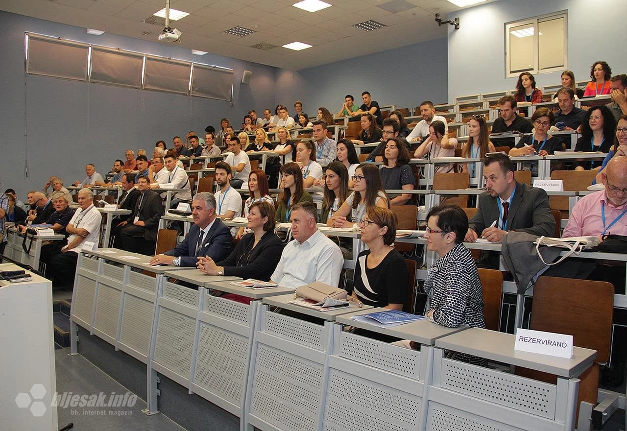 Sa otvaranja simpozija