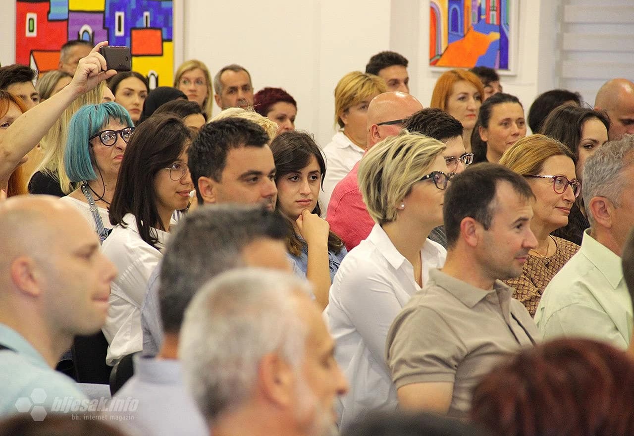 Večer sa Dževadom Karahasanom