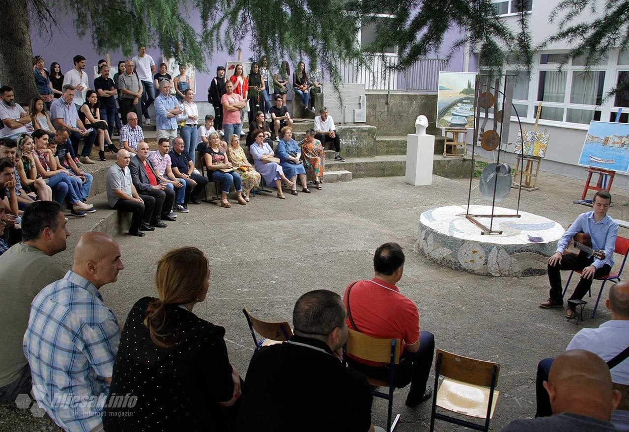 Izložba maturanata Srednje škole likovnih umjetnosti Gabrijel Jurkić 