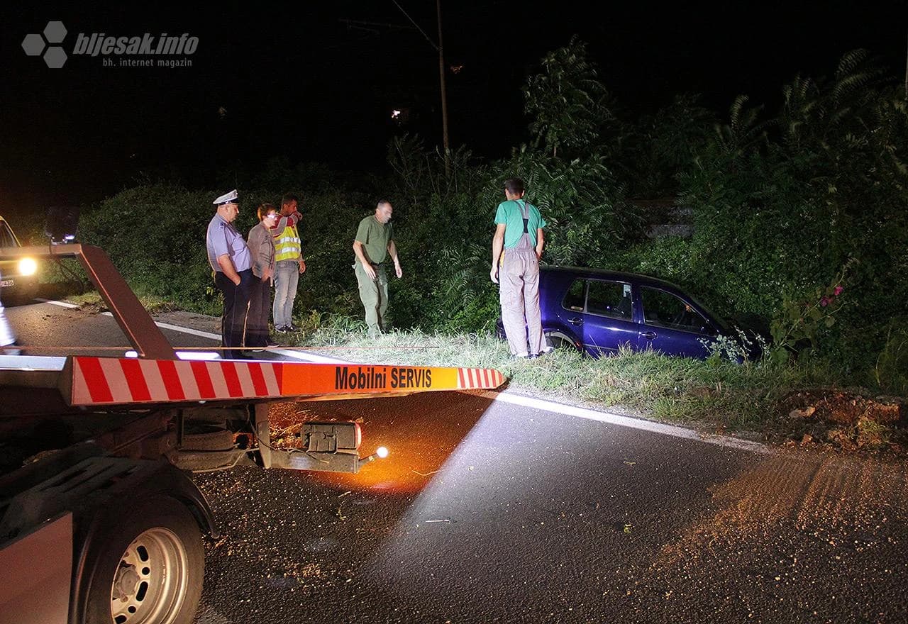 Slijetanje automobila s magistrale