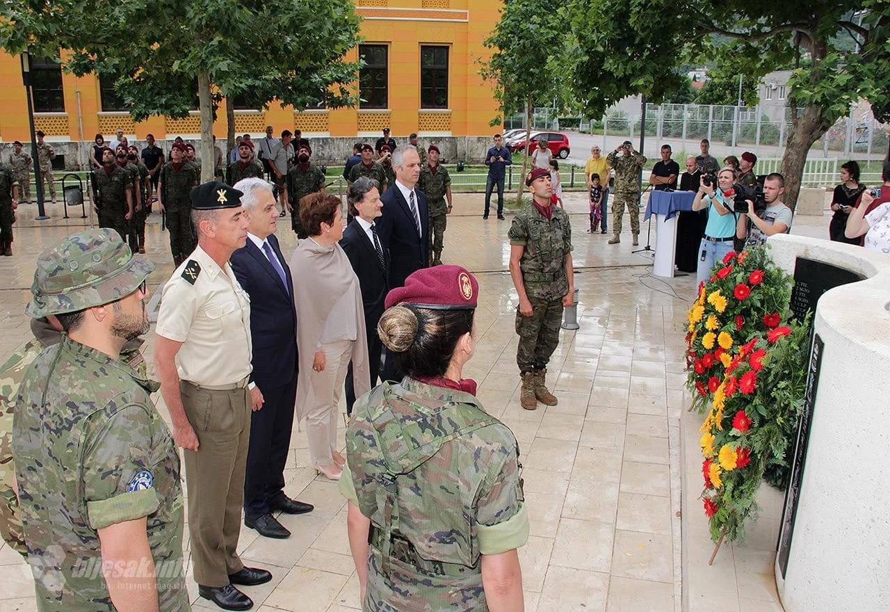 Polaganje vijenaca na Španjolskom trgu