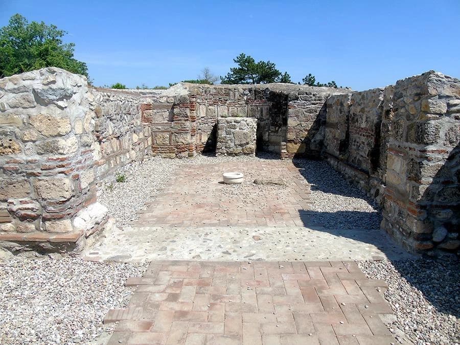 Ostaci crkve u utvrdi