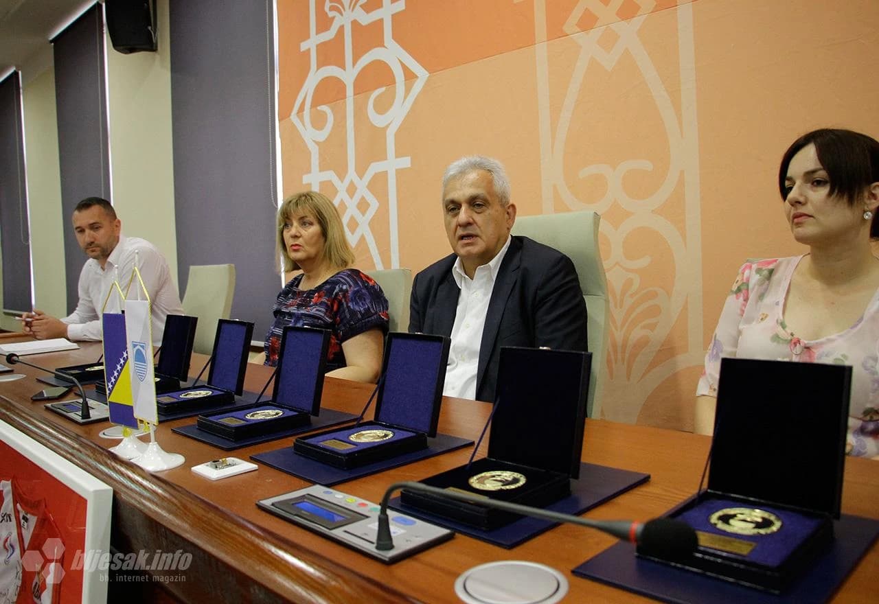 Mostarski gradonačelnik Ljubo Bešlić primio najbolje sportaše iz Mostara