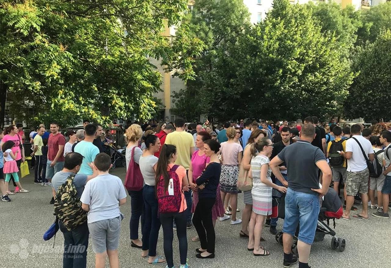 Prosvjed roditelja u Mostaru