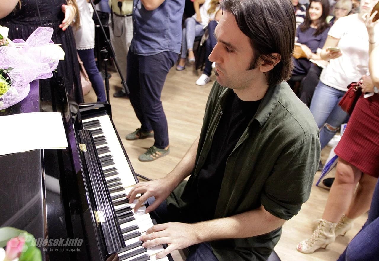 Martina Mlinarević predstavila knjigu 'Huzur' pred stotinama Mostaraca 