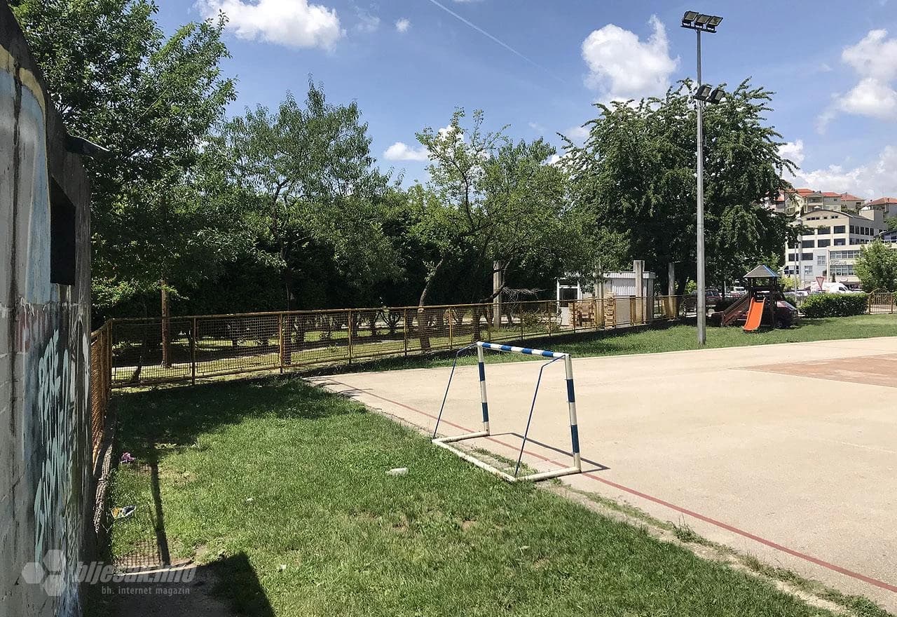 Grafit posvećen skupocjenom komunalnom vozilu ''Muvo''