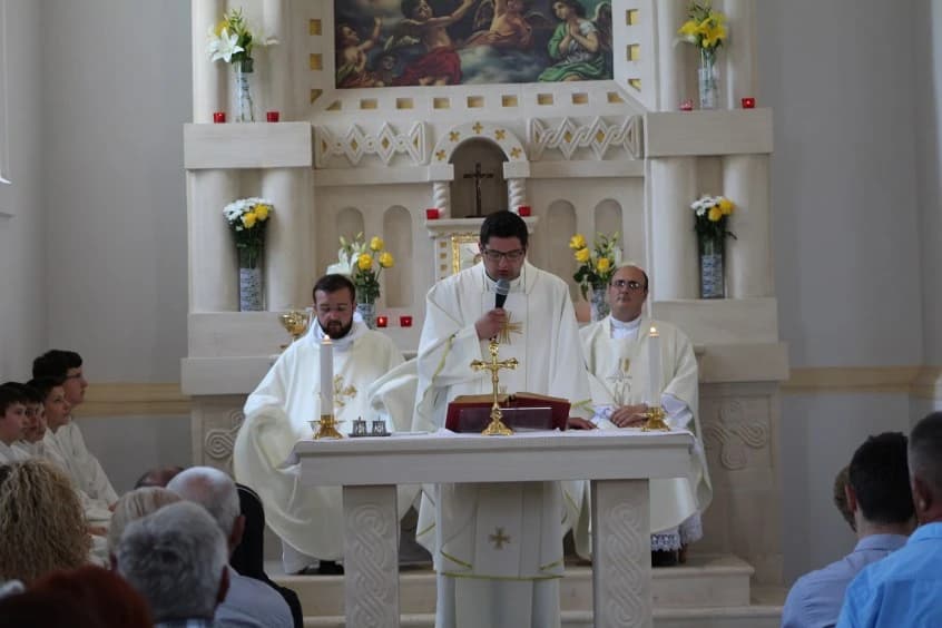 Misu je predvodio mladomisnik