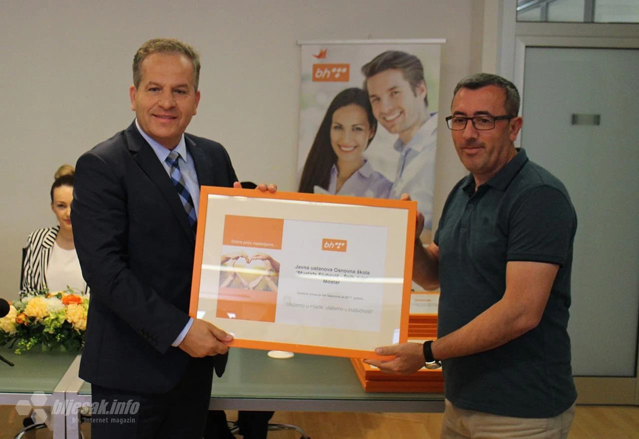 Svečano uručenje donacija BH Telecoma obrazovnim institucijama, sportskim, humanitarnim i drugim udrugama s područja Hercegovačko-neretvanske županija upriličeno je u utorak u zgradi BH Telecoma u Mostaru. 