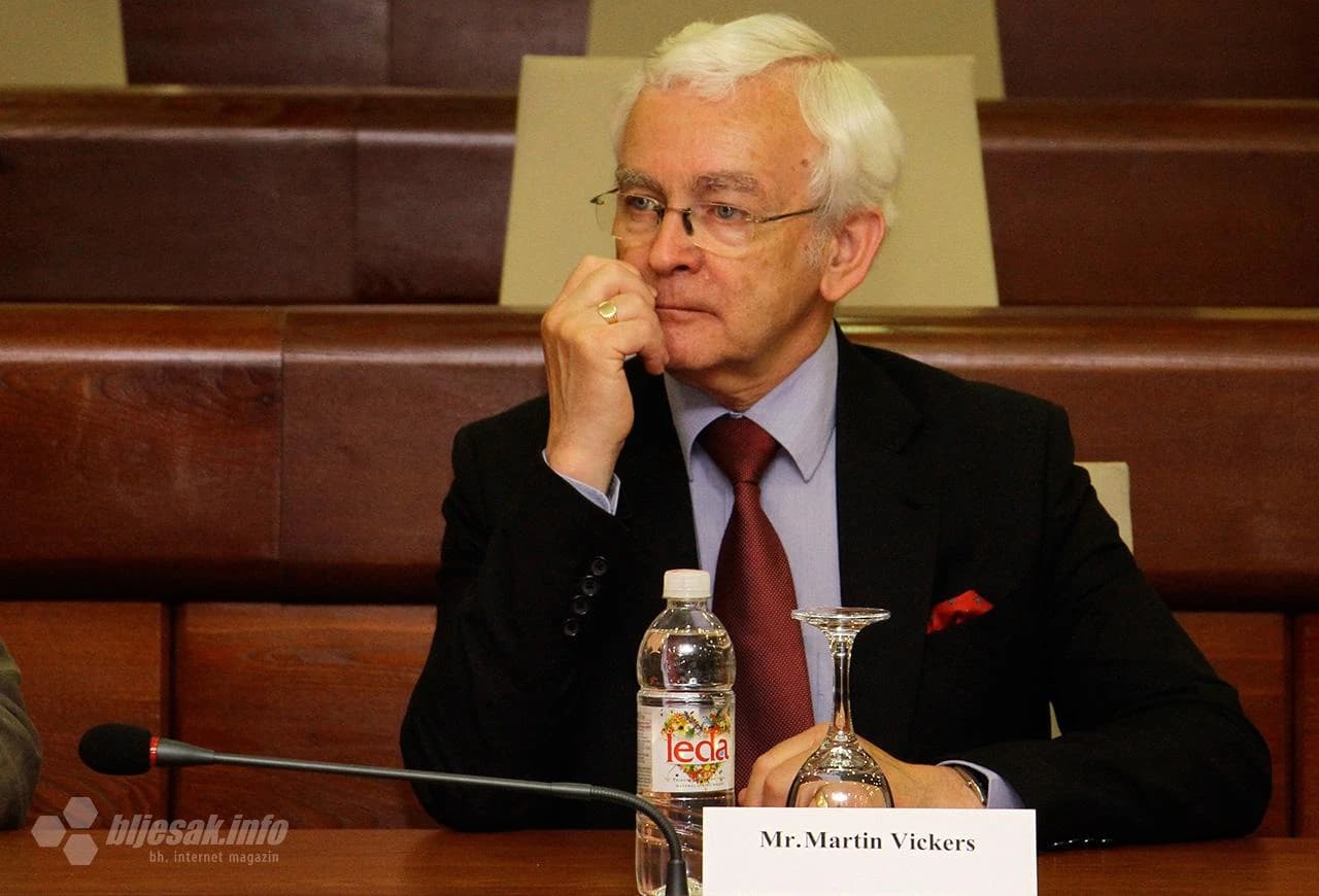 Posjeta parlamentarnog izaslanstva Velike Britanije pri Interparlamentarnoj uniji gradonačelniku Mostara, Ljubi Bešliću. 