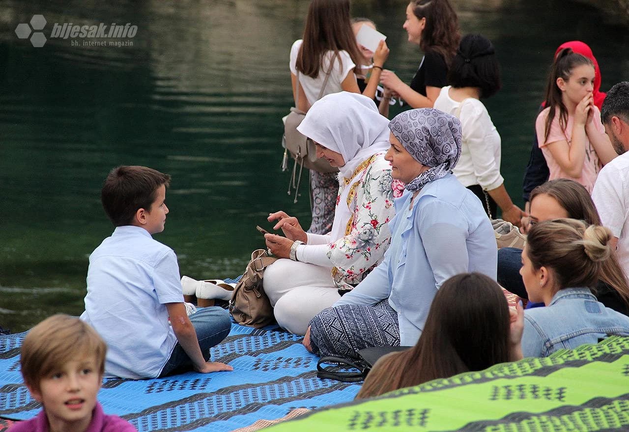 Iftar ispod Starog mosta