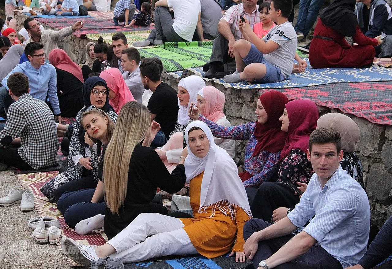 Iftar ispod Starog mosta