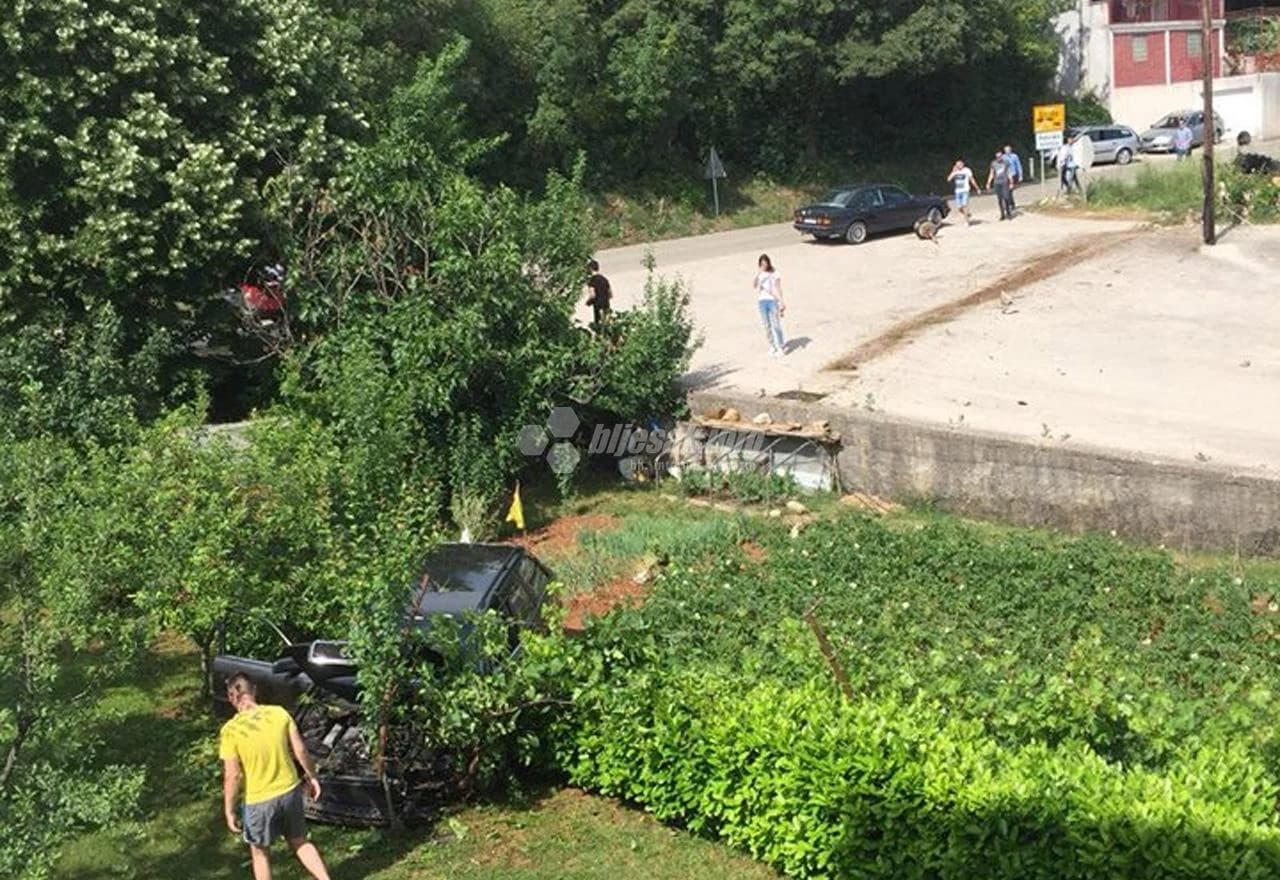 Stravičan sudar dva Audija u Grudama