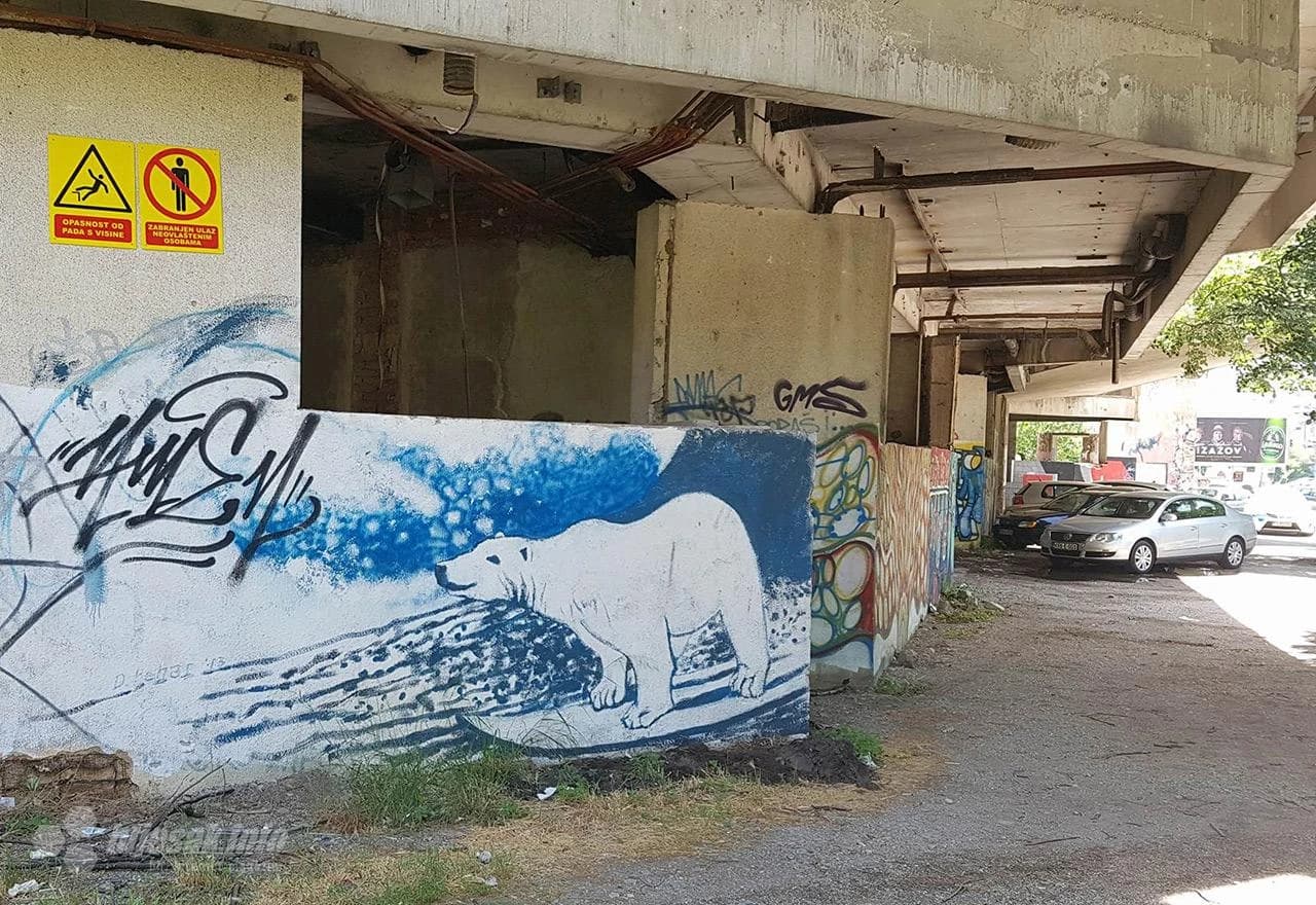 Upozorenja na staklenoj banci