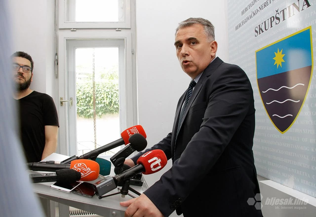 Sjednica Skupštine Hercegovačko-neretvanske županije nije održana zbog toga što se na sjednici nisu pojavili zastupnici iz Kluba Hrvata.