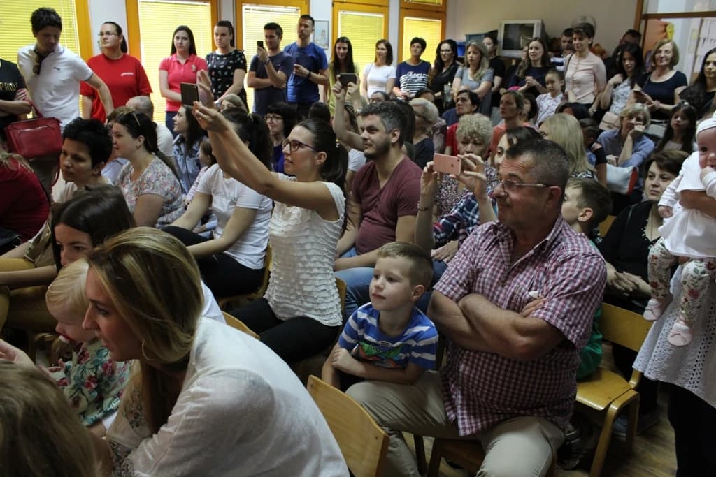 Priredba povodom ''Majčinog dana'' u dječjem vrtiću ''Trnoružica''