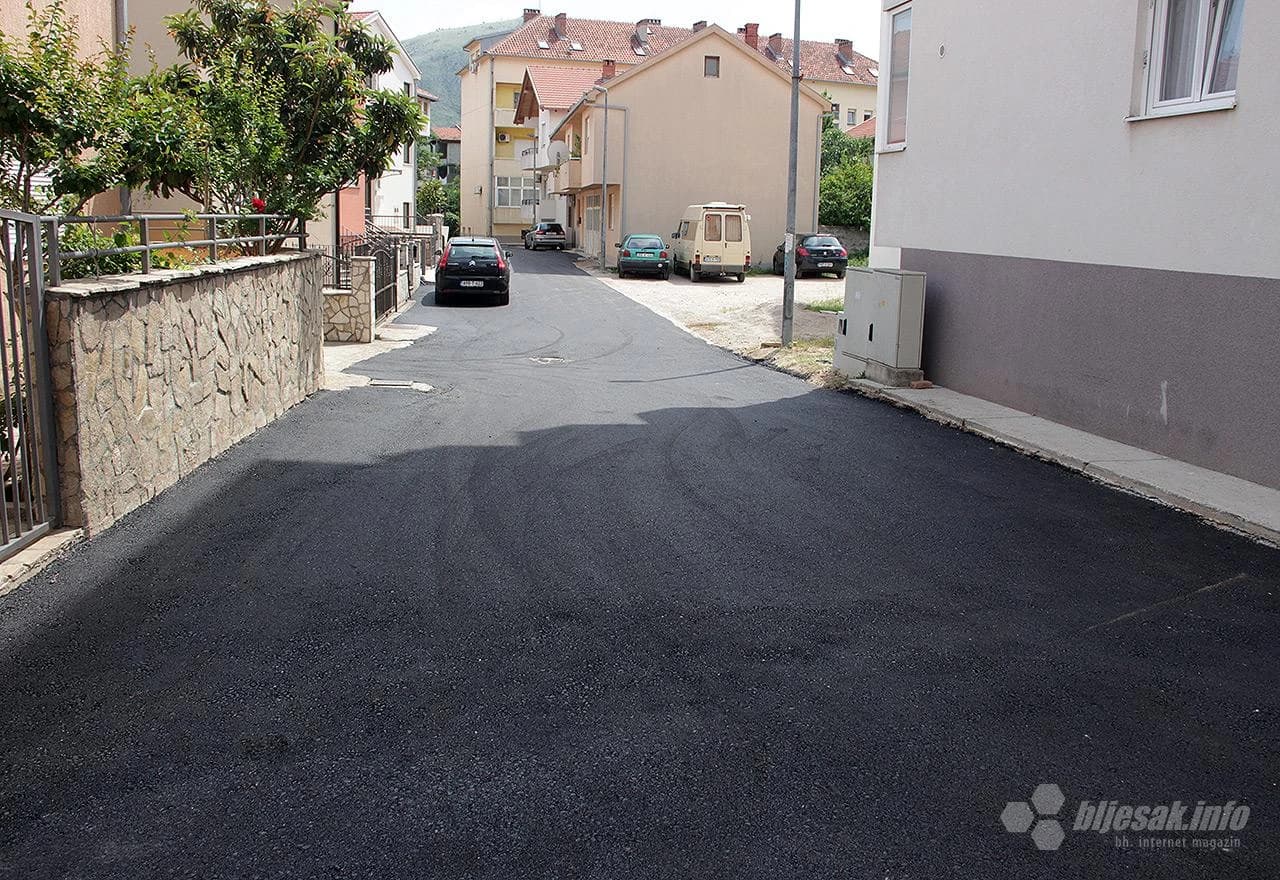 Stanari Šantićeve ulice napokon dobili asfalt