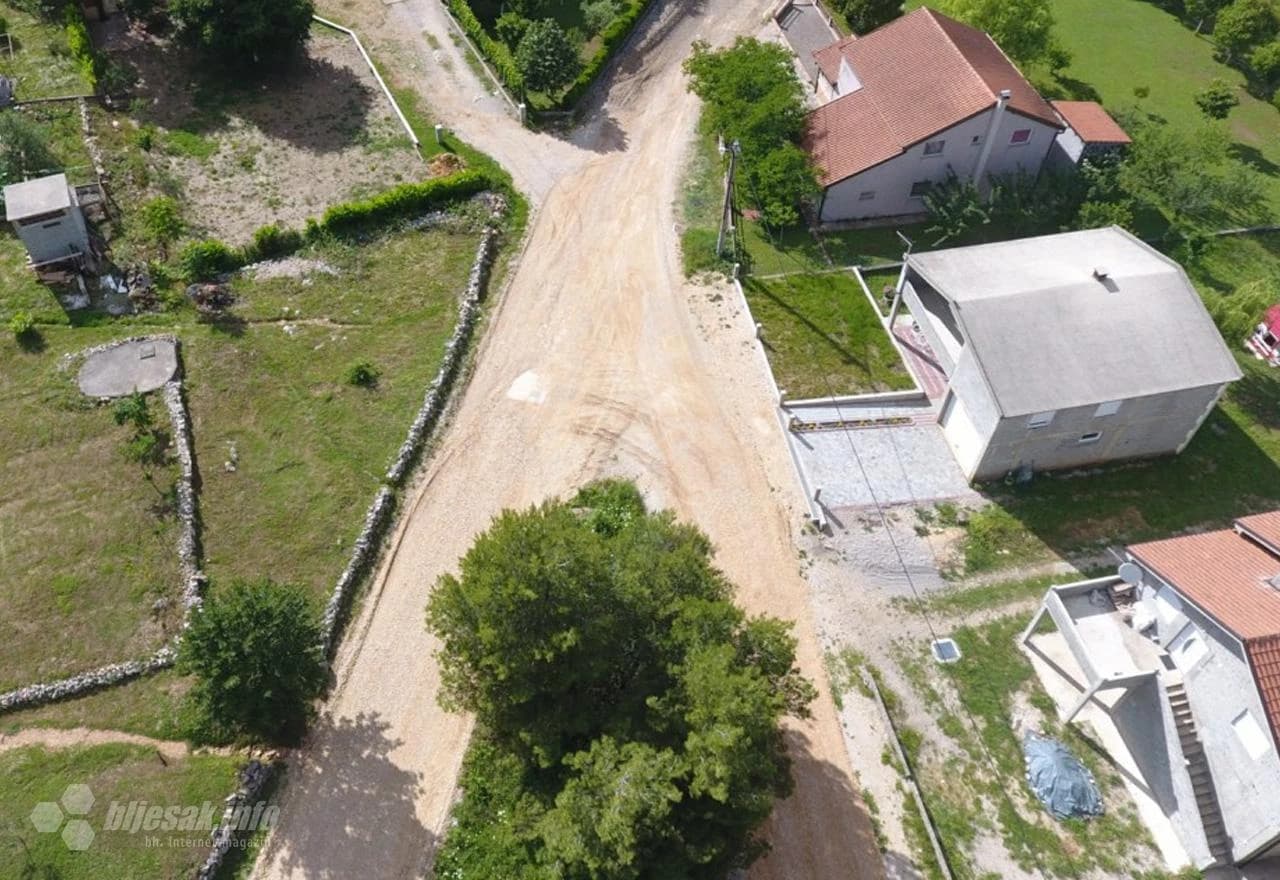 Pripremni radovi za asfaltiranje cesta na Modriču