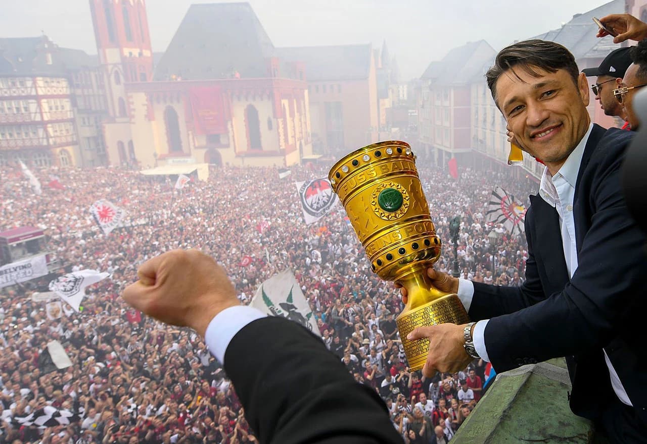 Spektakularan doček za Niku Kovača i igrače Eintrachta u Frankfurtu (Niko Kovač)