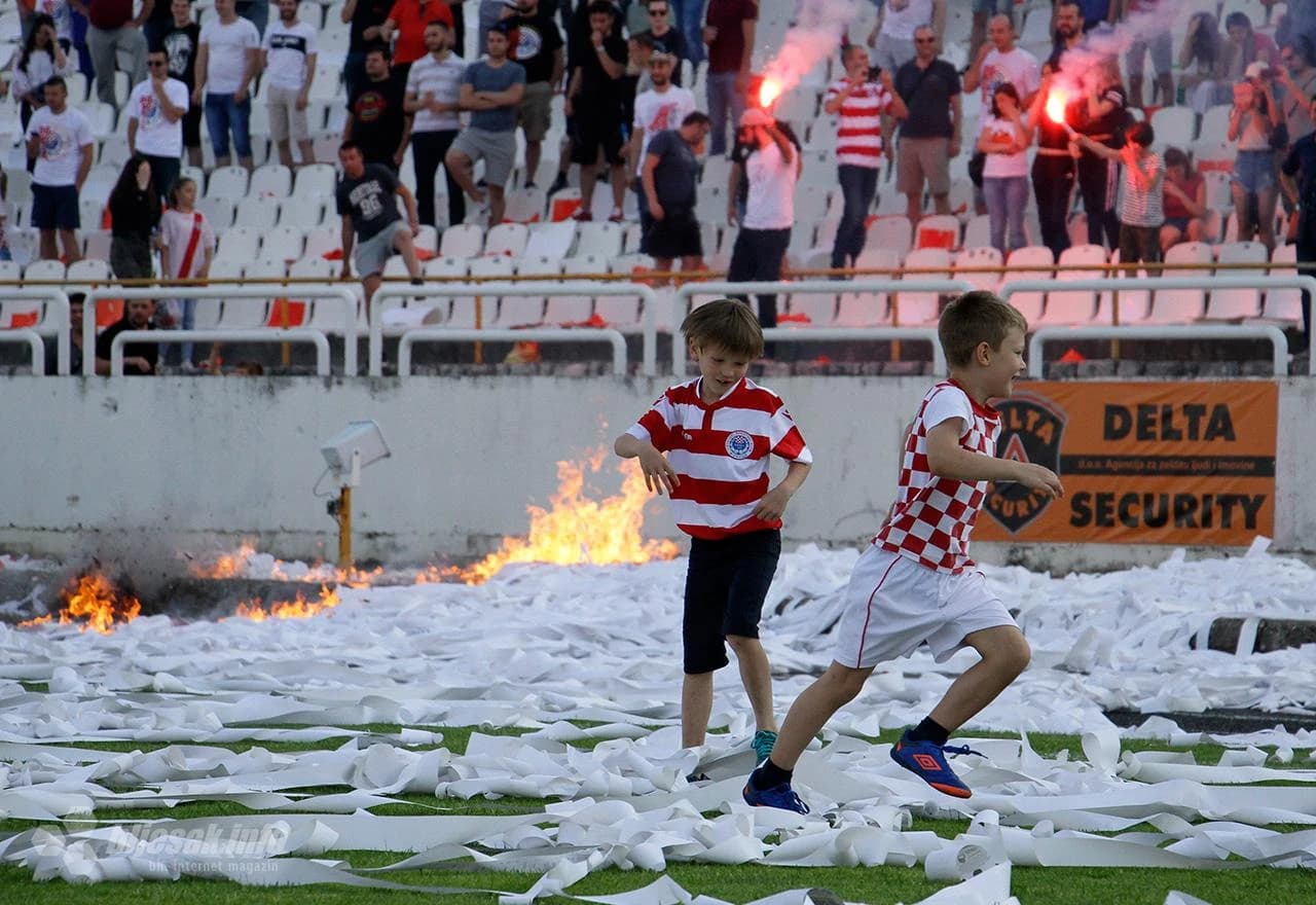 Opći kaos na stadionu 
